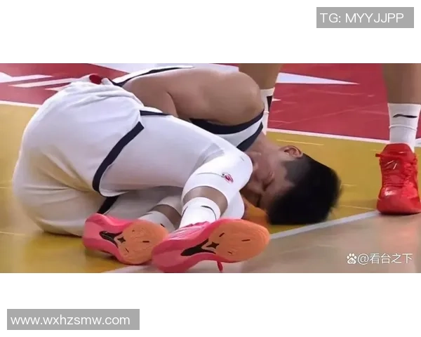 姚明在比赛中意外受伤胳膊脱臼引发球迷热议与关心