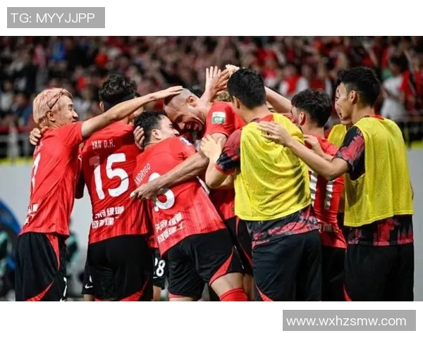 中超激战那不勒斯大胜里昂四球狂潮引发全场热烈反响